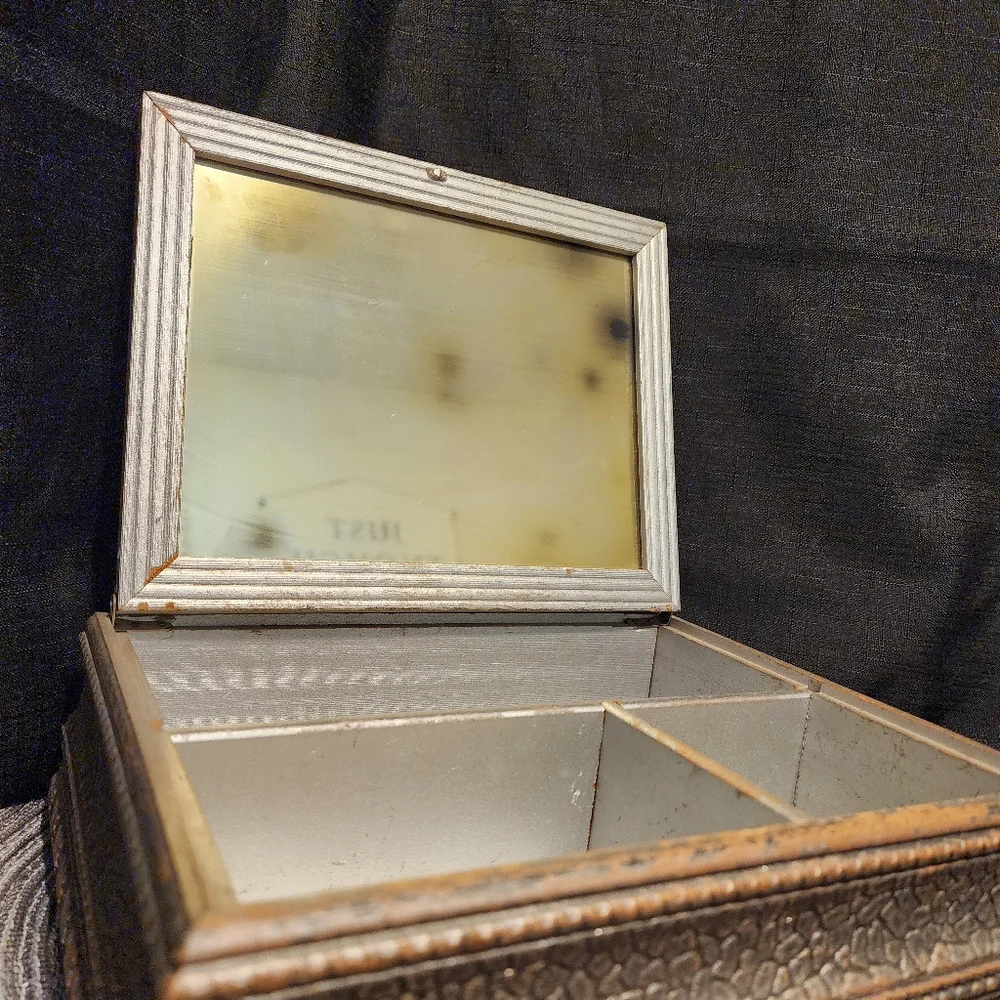 Vintage Jewelry Box with Picture Print